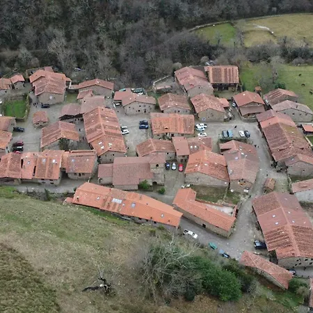 El Gallinero De La Villana * Bárcena Mayor